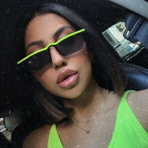 Meet your Posher, Mozhda